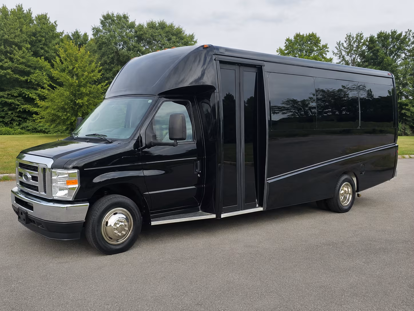 minibuses and charter buses for local perris and inland empire sporting events