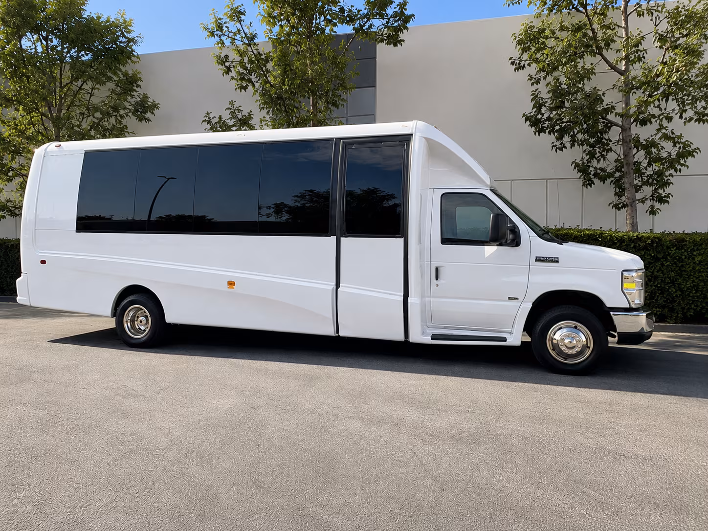 minibuses for riverside county museum visits and cultural programs