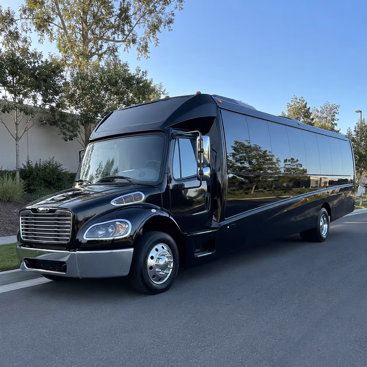 perris 35 passenger minibus