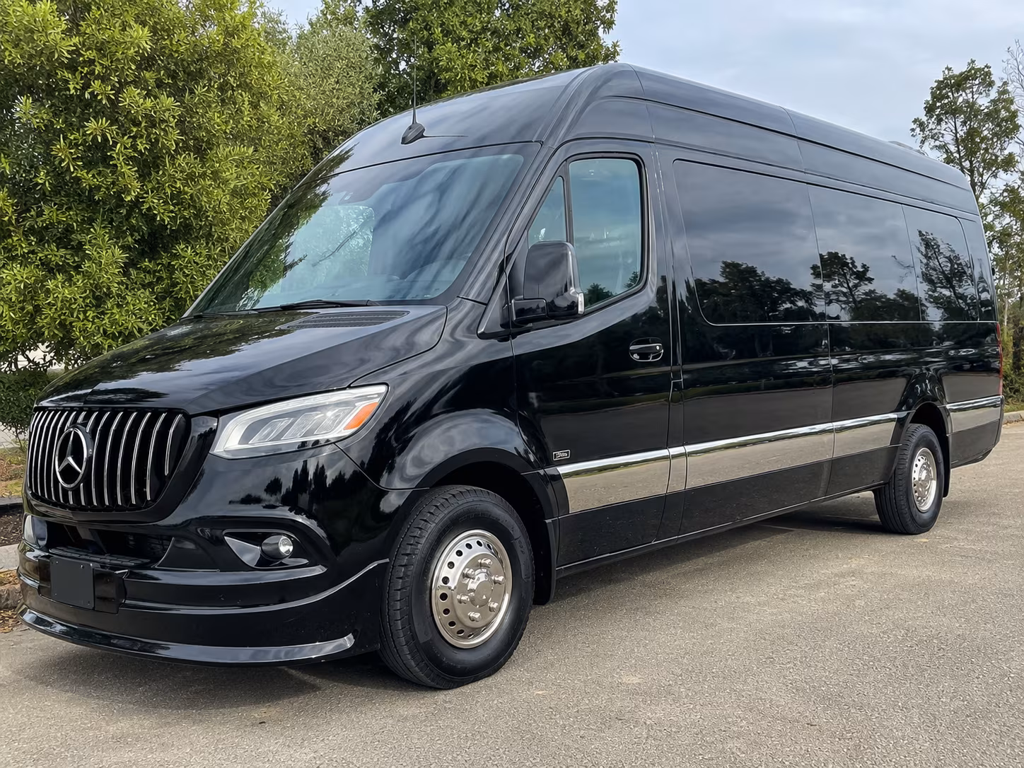 sprinter vans and minibuses for executive group transportation in perris